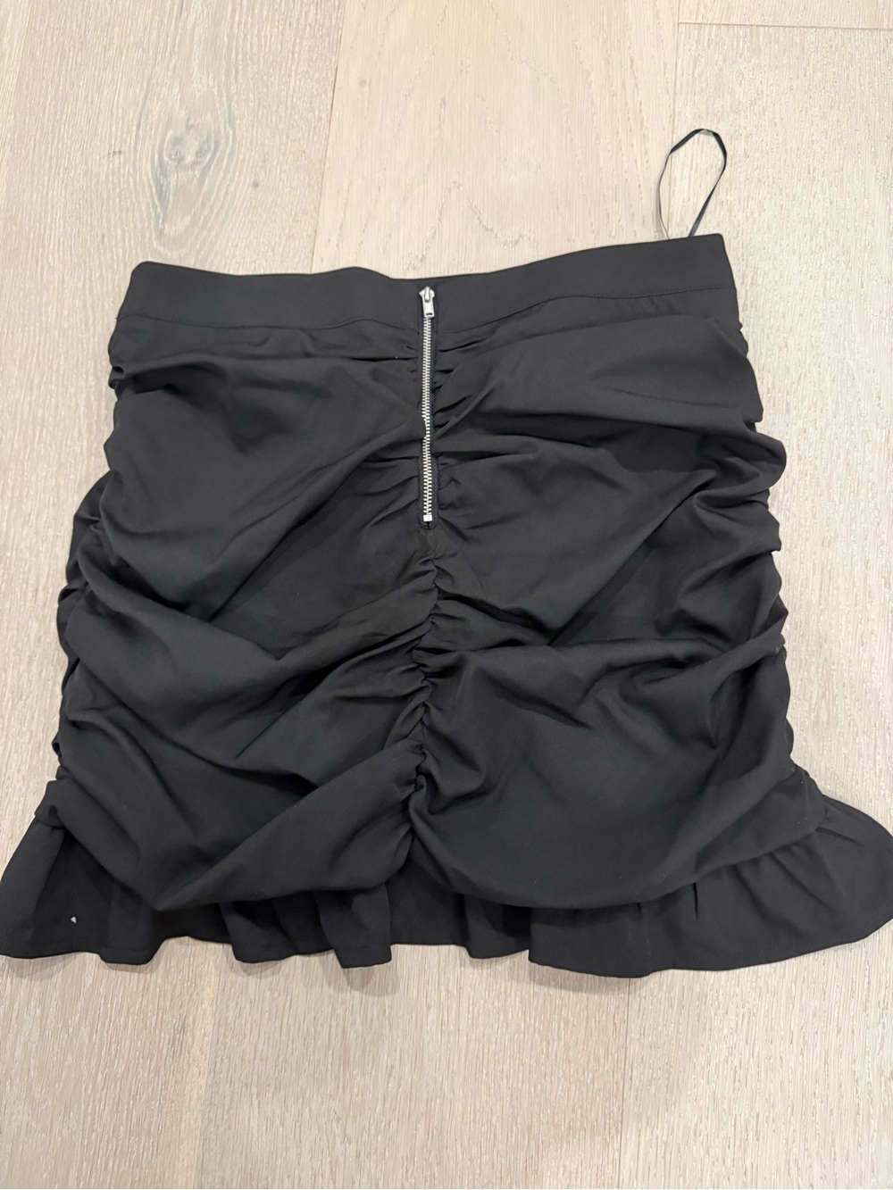 Jealous Tomato Black Ruched Ruffle Mini Skirt - Picture 2 of 3